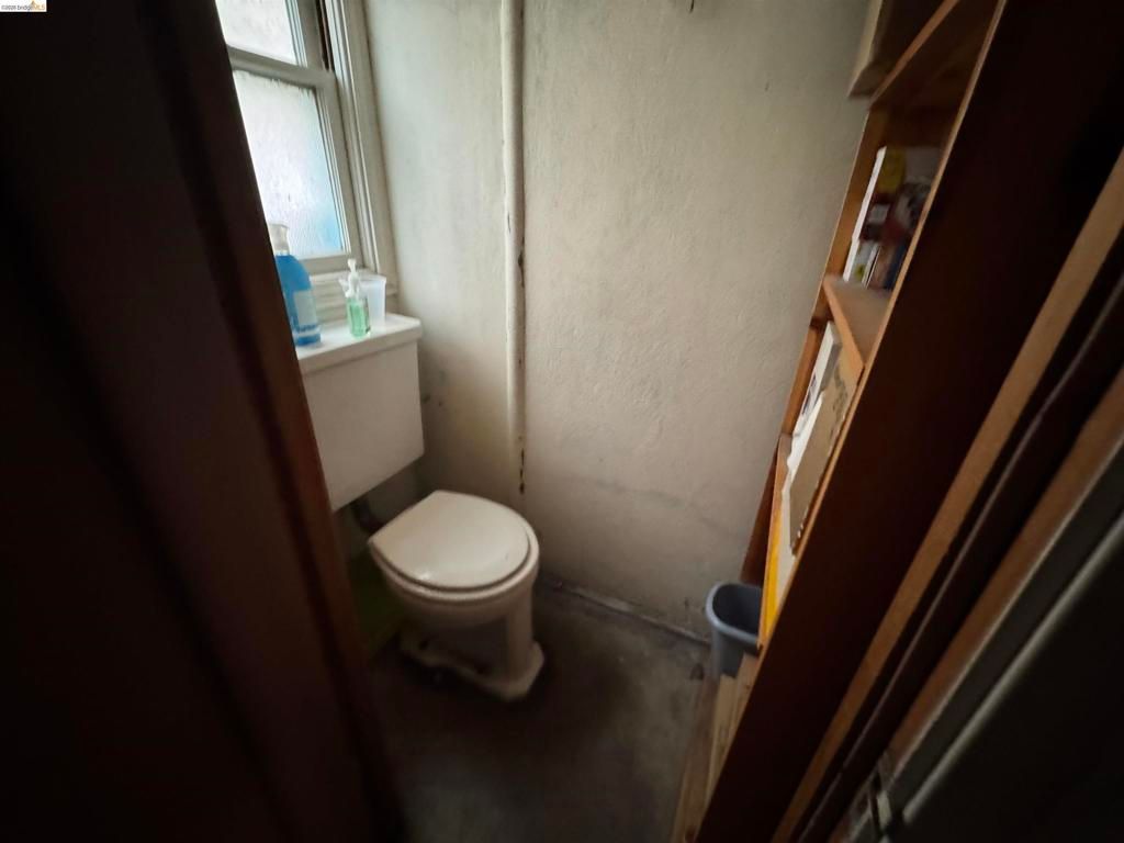 Image 43 of property listing at 1266 Washington Ave, Albany, CA 94706