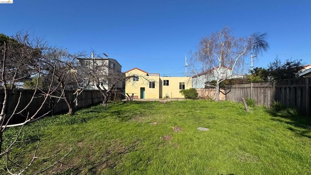 Image 44 of property listing at 1266 Washington Ave, Albany, CA 94706
