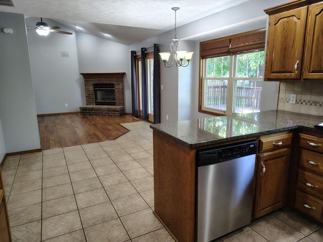 3675 S Lexus Avenue, Springfield, MO 65807