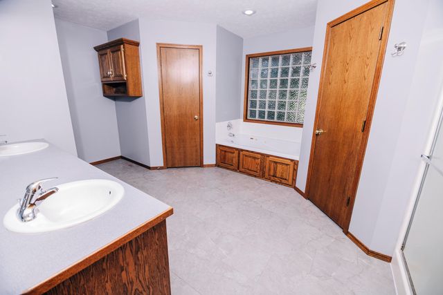 3675 S Lexus Avenue, Springfield, MO 65807