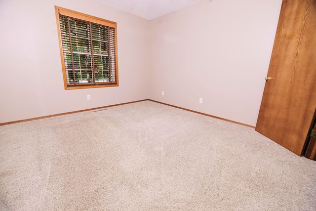 3675 S Lexus Avenue, Springfield, MO 65807