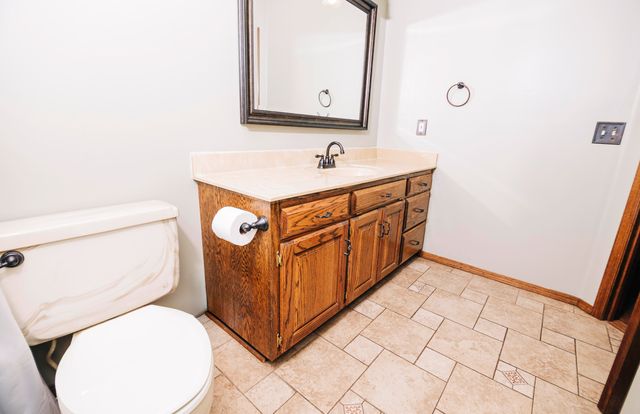 3675 S Lexus Avenue, Springfield, MO 65807