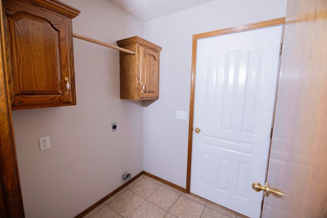 3675 S Lexus Avenue, Springfield, MO 65807