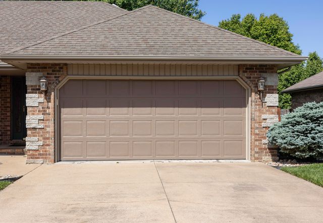 3675 S Lexus Avenue, Springfield, MO 65807