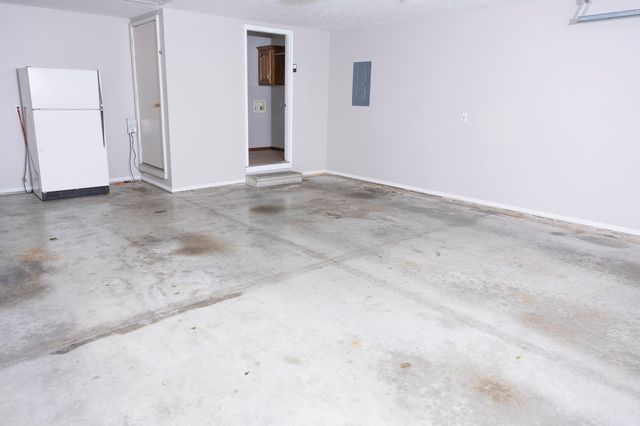 3675 S Lexus Avenue, Springfield, MO 65807
