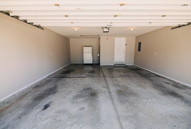 3675 S Lexus Avenue, Springfield, MO 65807