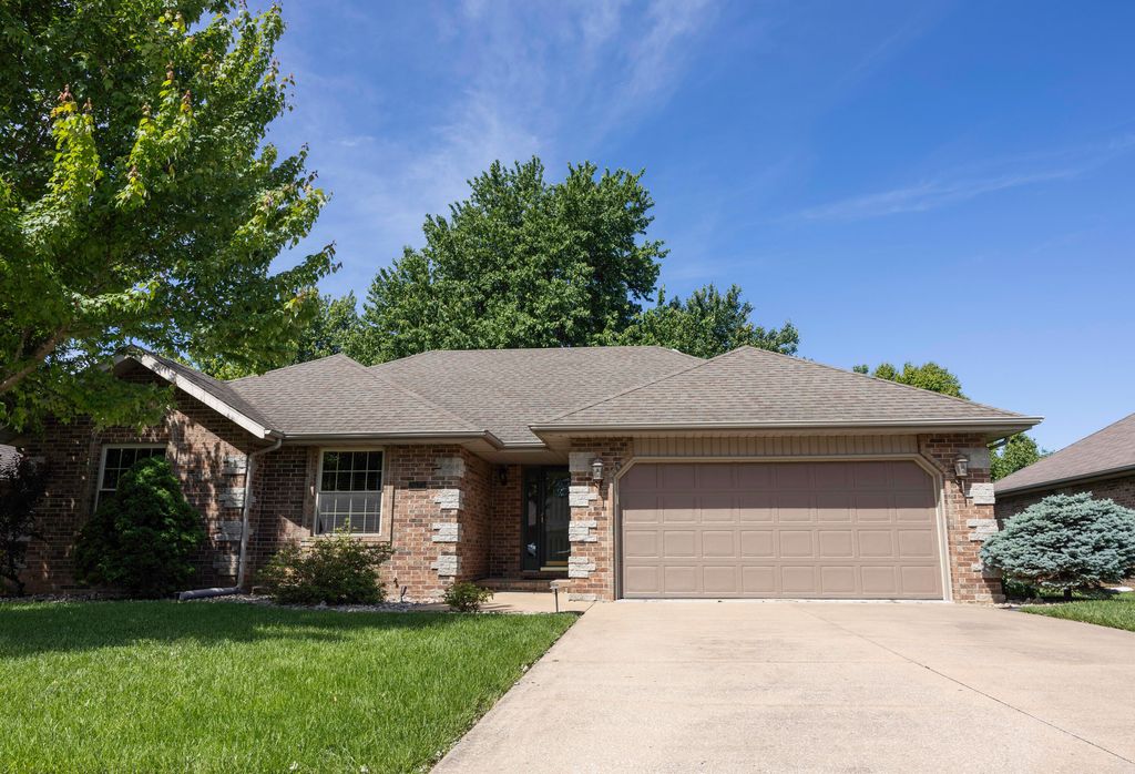3675 S Lexus Avenue, Springfield, MO 65807