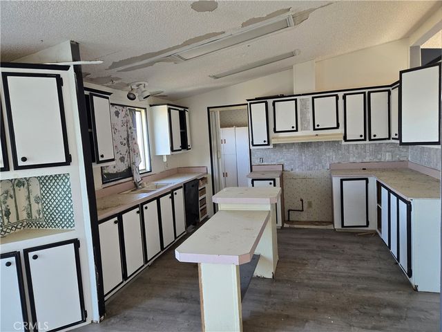 59230 Phillipi Lane, Landers, CA 92285