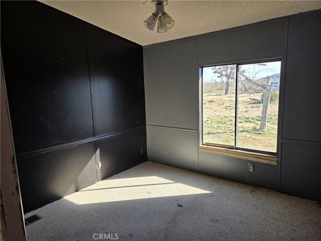 59230 Phillipi Lane, Landers, CA 92285