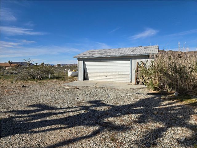 59230 Phillipi Lane, Landers, CA 92285