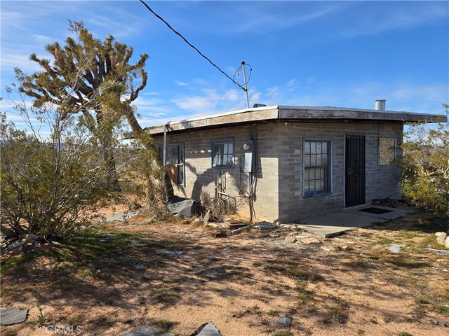 59230 Phillipi Lane, Landers, CA 92285