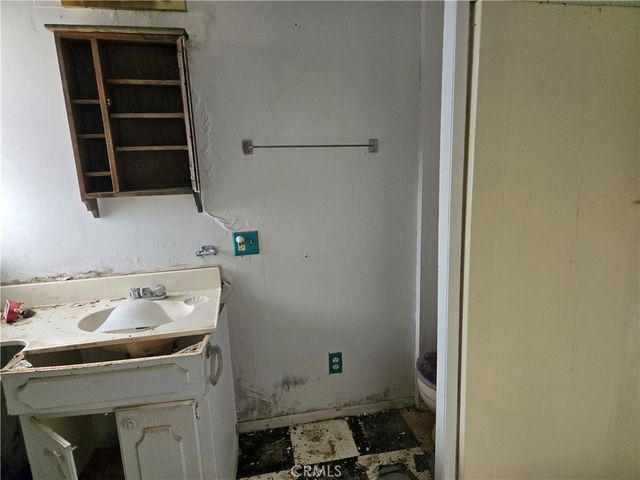 59230 Phillipi Lane, Landers, CA 92285