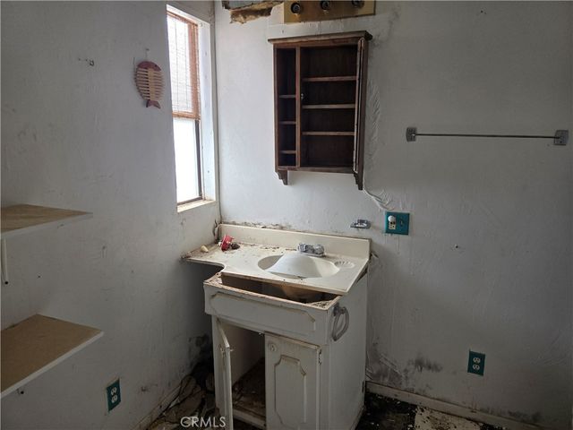 59230 Phillipi Lane, Landers, CA 92285