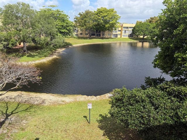 5851 NW 62nd Ave 305, Tamarac, FL 33319