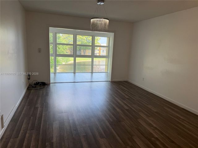 5851 NW 62nd Ave 305, Tamarac, FL 33319