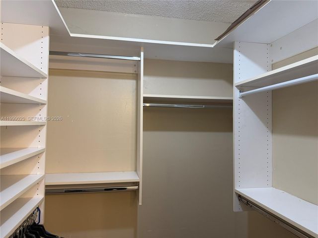 5851 NW 62nd Ave 305, Tamarac, FL 33319