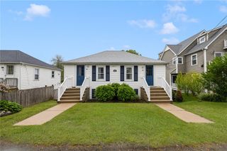 66 Knowlesway Upper unit, Narragansett, RI 02882