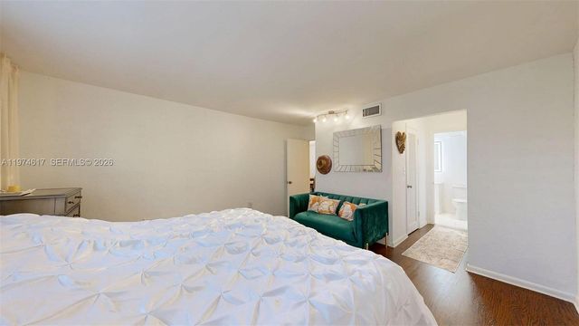 3860 NE 170th St 310, North Miami Beach, FL 33160