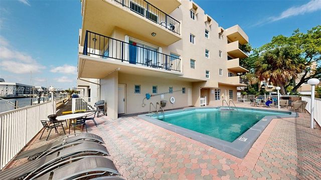 3860 NE 170th St 310, North Miami Beach, FL 33160