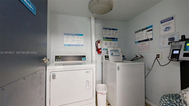 3860 NE 170th St 310, North Miami Beach, FL 33160