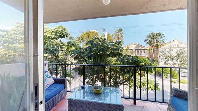 3860 NE 170th St 310, North Miami Beach, FL 33160