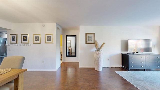 3860 NE 170th St 310, North Miami Beach, FL 33160