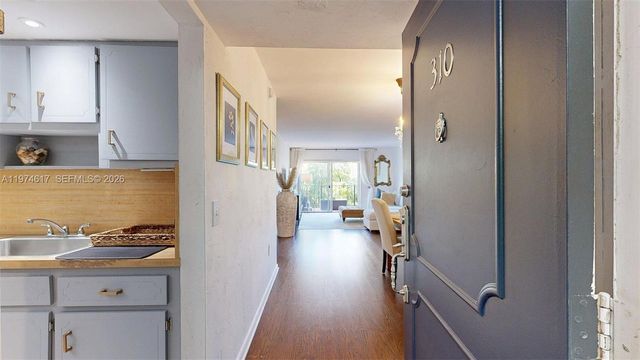 3860 NE 170th St 310, North Miami Beach, FL 33160