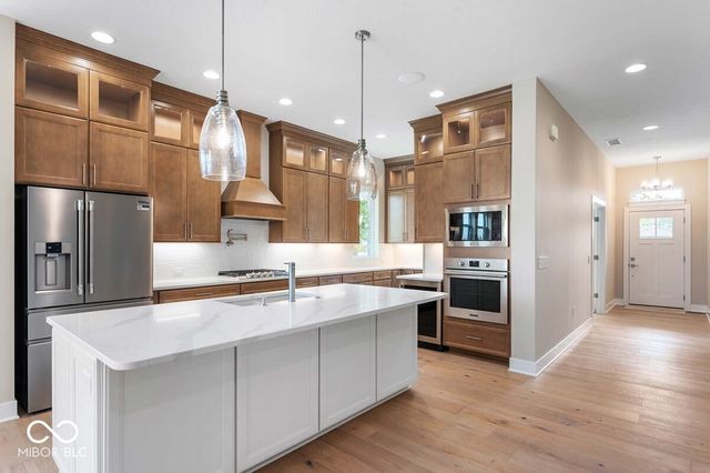 6047 Johnson Road, Zionsville, IN 46077