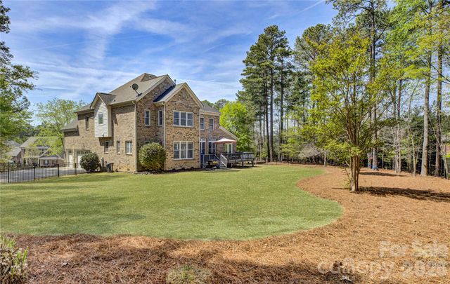 13203 Coyote Creek Court, Charlotte, NC 28278