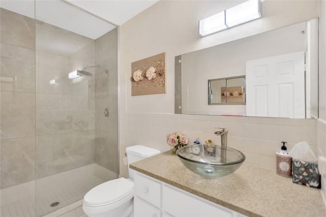 2350 HAITIAN DRIVE 6, Clearwater, FL 33763