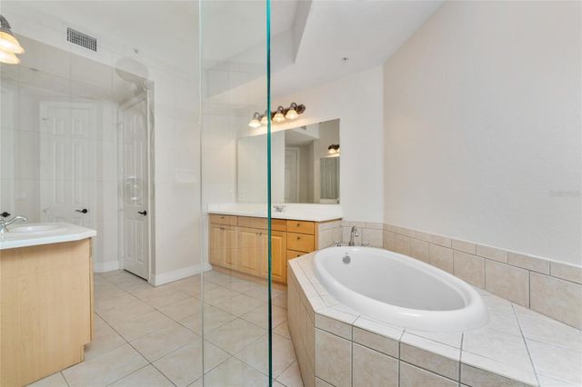 97 VIVANTE 9748, Punta Gorda, FL 33950