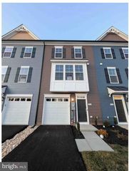 226 MONTEITH DR, Winchester, VA 22601