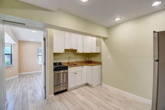 1316 DATE PALM Drive Rear, Lantana, FL 33462