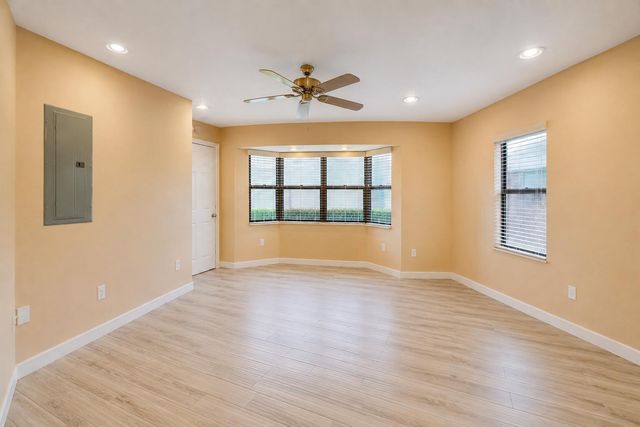 1316 DATE PALM Drive Rear, Lantana, FL 33462