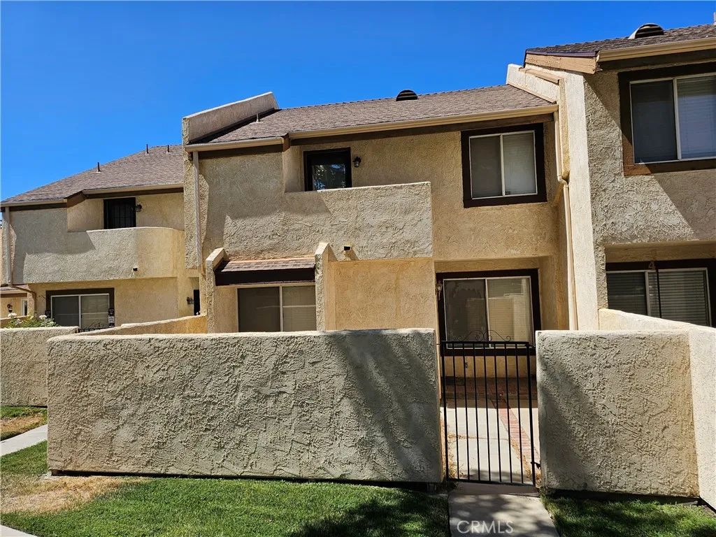 1840 E Avenue J2, Lancaster, CA 93535