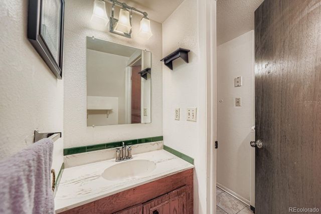 12446 E Kansas Place, Aurora, CO 80012