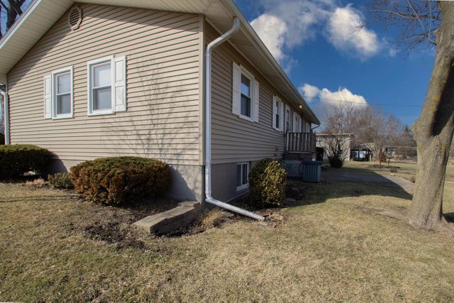 905 Sand STREET, Watertown, WI 53098