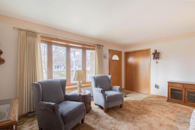 905 Sand STREET, Watertown, WI 53098