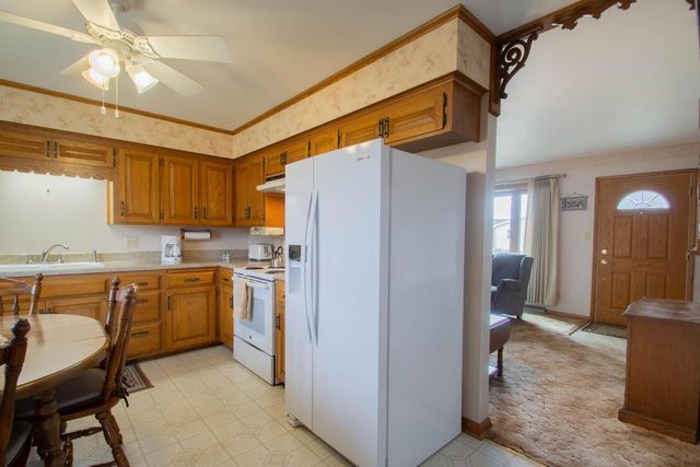 905 Sand STREET, Watertown, WI 53098