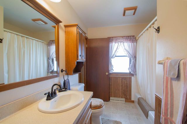 905 Sand STREET, Watertown, WI 53098