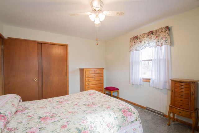 905 Sand STREET, Watertown, WI 53098