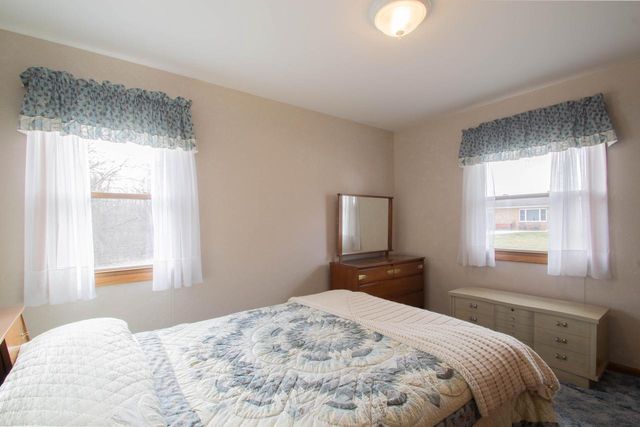 905 Sand STREET, Watertown, WI 53098