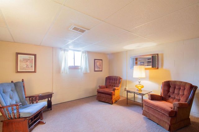 905 Sand STREET, Watertown, WI 53098