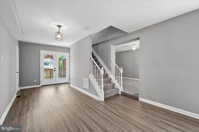2211 DICKENS LN, Broomall, PA 19008