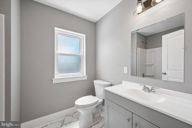 2211 DICKENS LN, Broomall, PA 19008