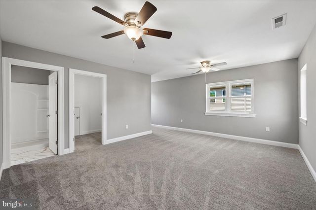 2211 DICKENS LN, Broomall, PA 19008