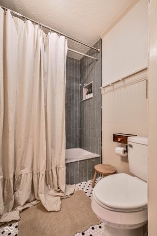 4054 N College Avenue, Indianapolis, IN 46205