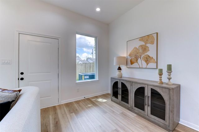 6807 Paris Street, Houston, TX 77021