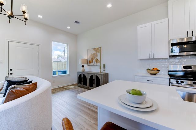 6807 Paris Street, Houston, TX 77021