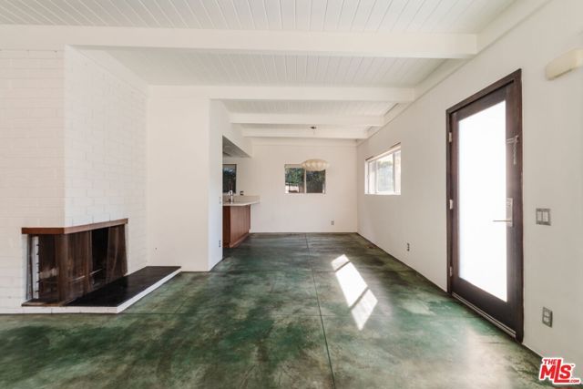 2042 Sanborn Avenue, Los Angeles, CA 90027